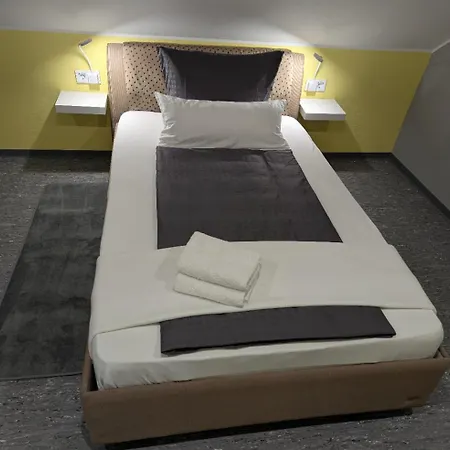 アパート Apartment